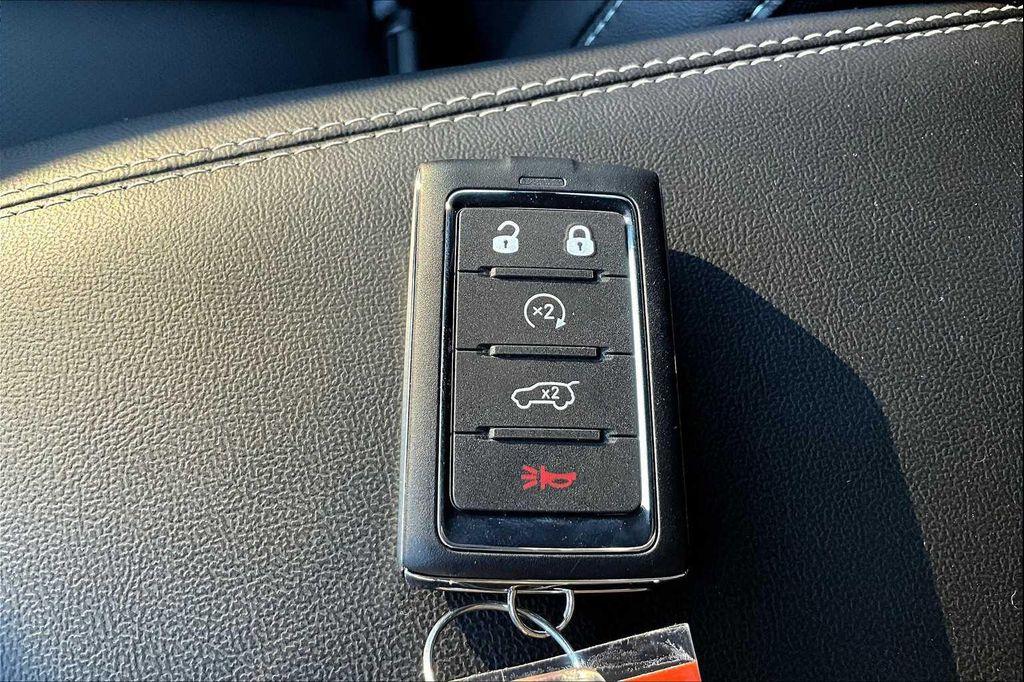 new 2025 Jeep Grand Cherokee car, priced at $51,735