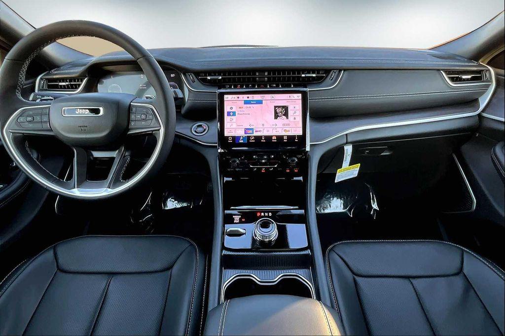 new 2025 Jeep Grand Cherokee car, priced at $51,735