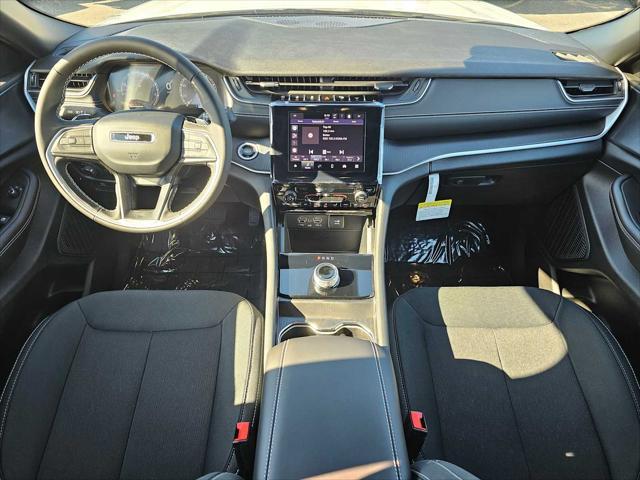 new 2025 Jeep Grand Cherokee car, priced at $39,075