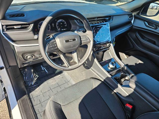 new 2025 Jeep Grand Cherokee car, priced at $39,075