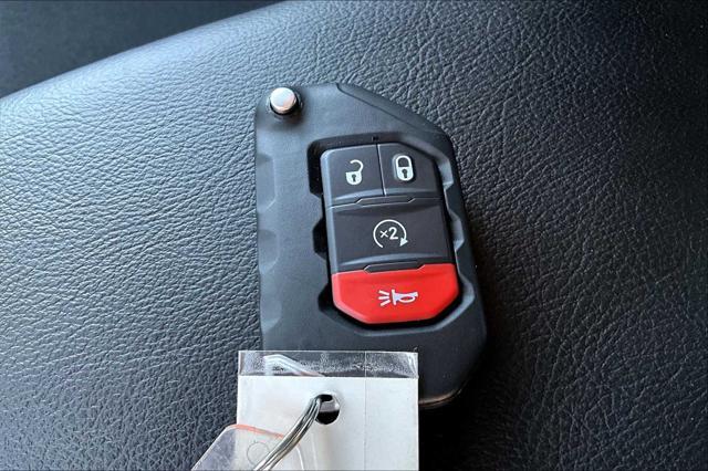 new 2025 Jeep Wrangler car, priced at $40,946