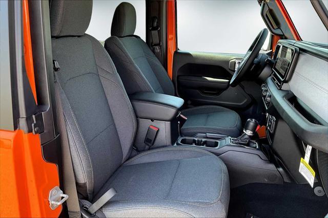 new 2025 Jeep Wrangler car, priced at $40,946