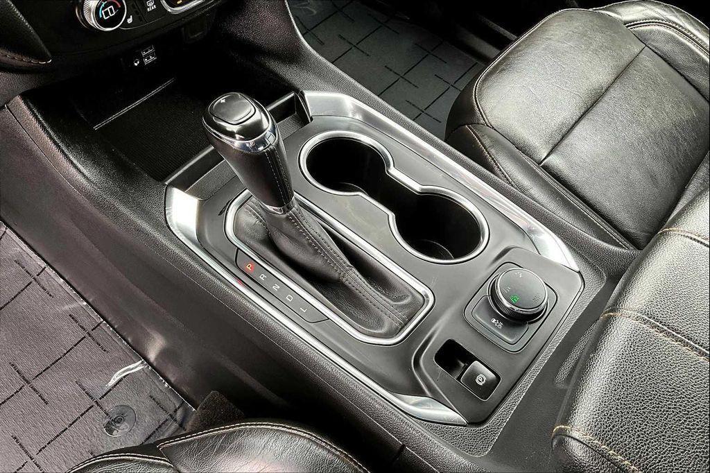 used 2020 Chevrolet Traverse car, priced at $22,788