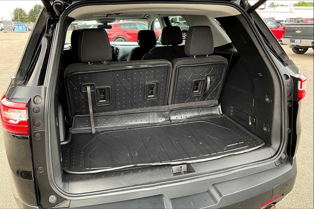 used 2021 Chevrolet Traverse car, priced at $22,888