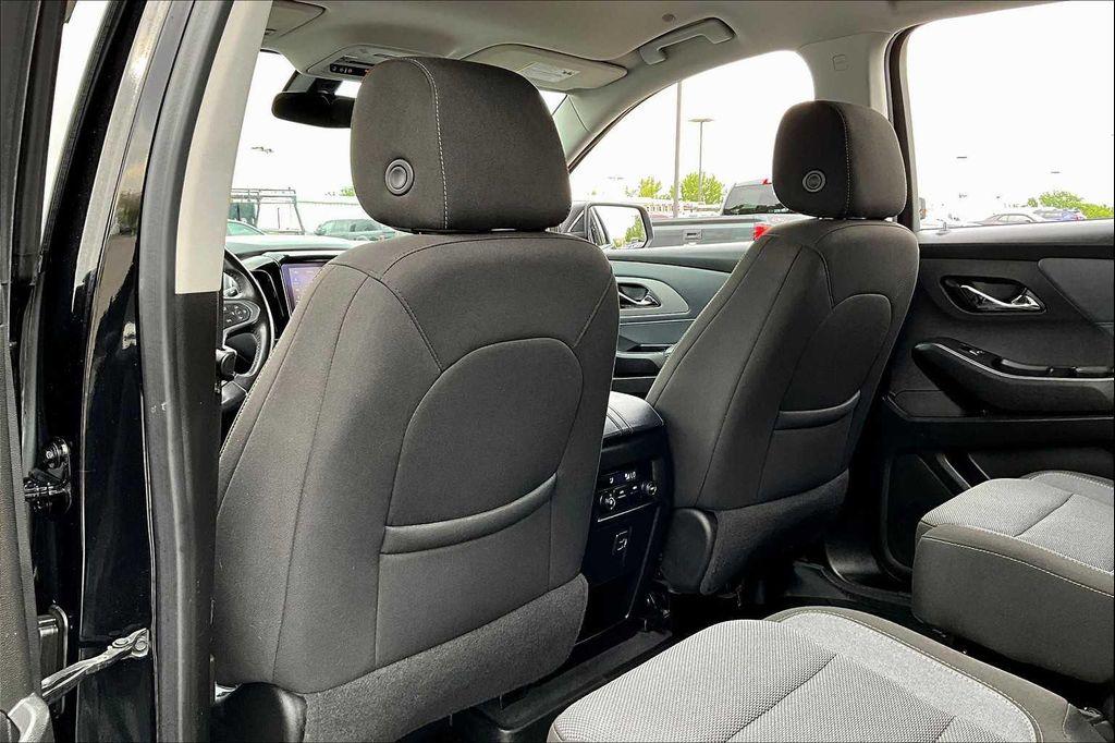 used 2021 Chevrolet Traverse car, priced at $22,888