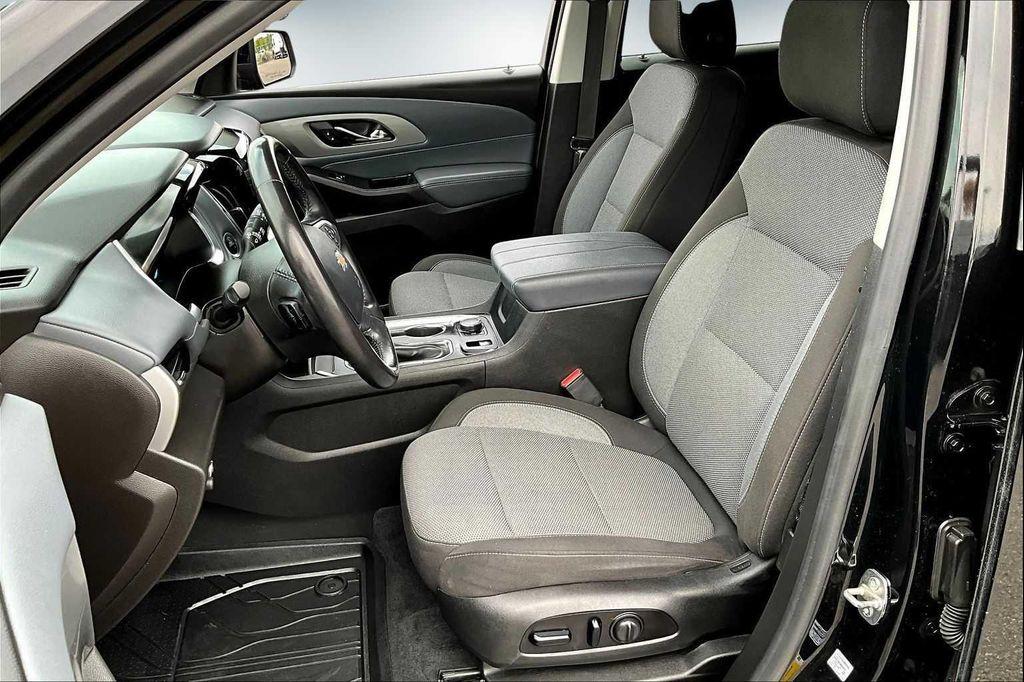 used 2021 Chevrolet Traverse car, priced at $22,888