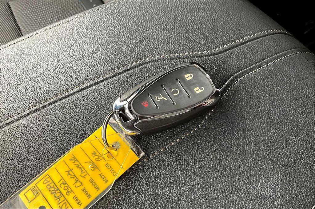 used 2021 Chevrolet Traverse car, priced at $22,888