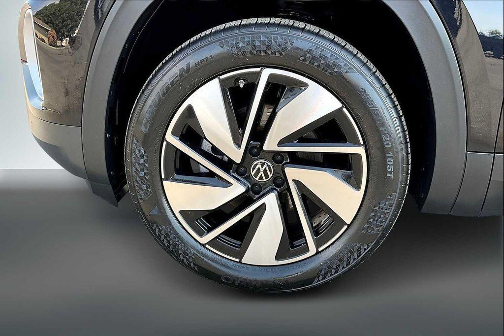used 2024 Volkswagen Atlas car, priced at $29,688