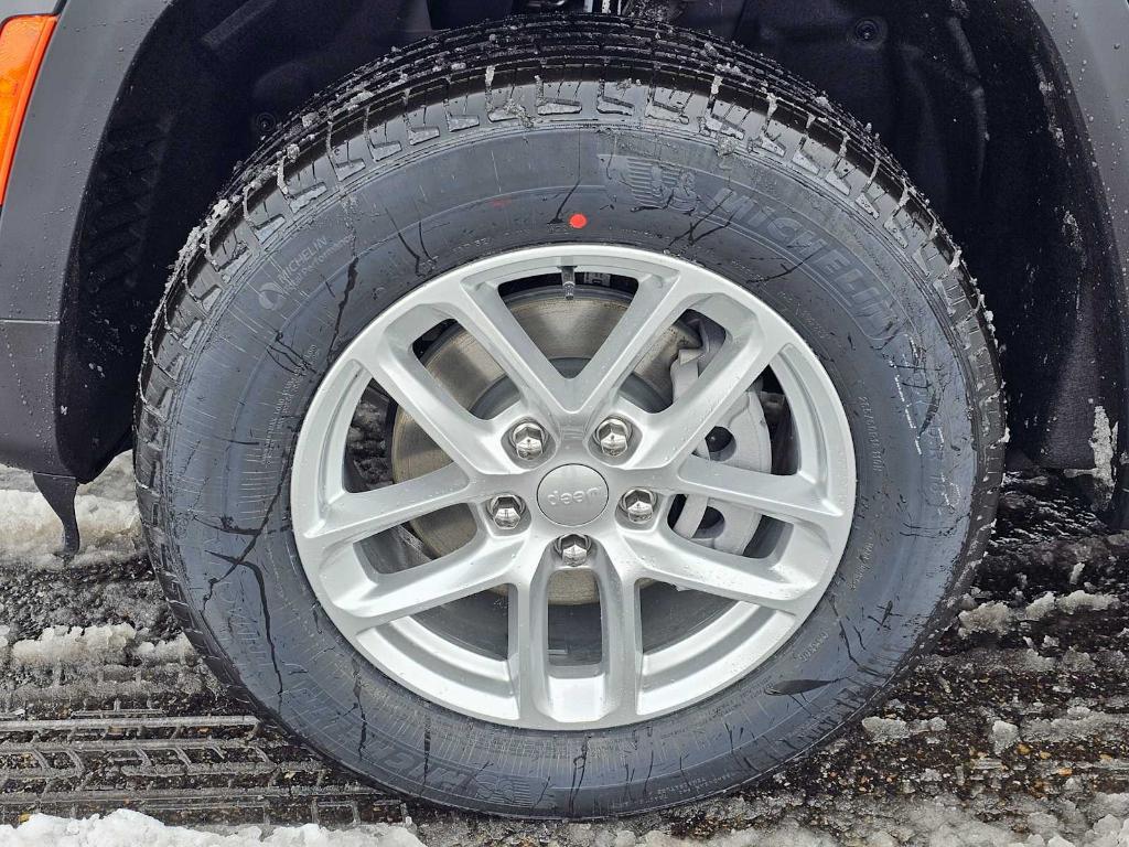 new 2025 Jeep Grand Cherokee car, priced at $35,022