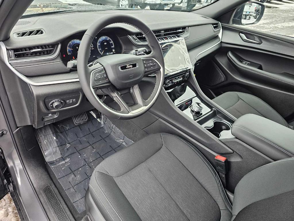 new 2025 Jeep Grand Cherokee car, priced at $35,022