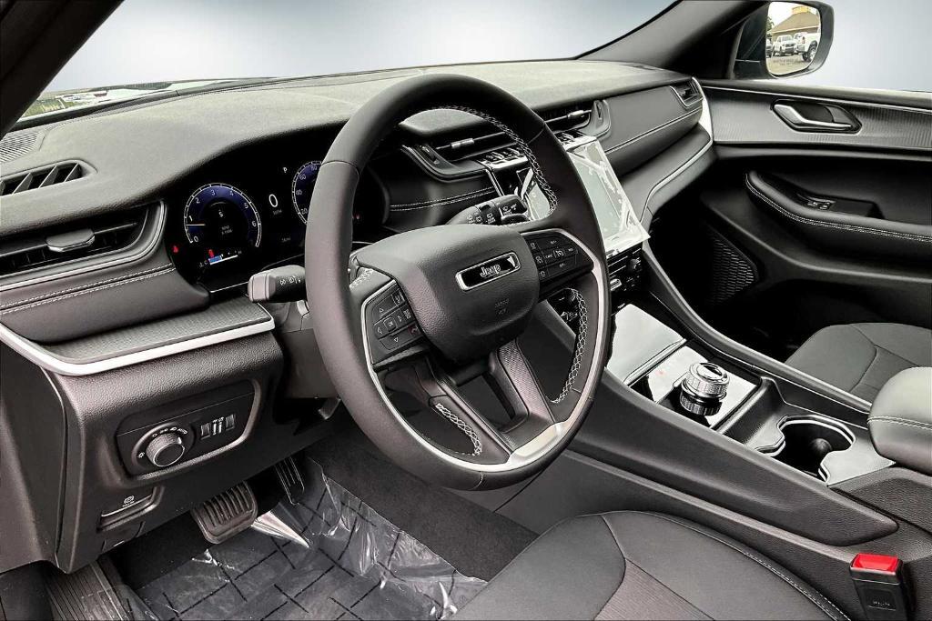 new 2025 Jeep Grand Cherokee car, priced at $35,022