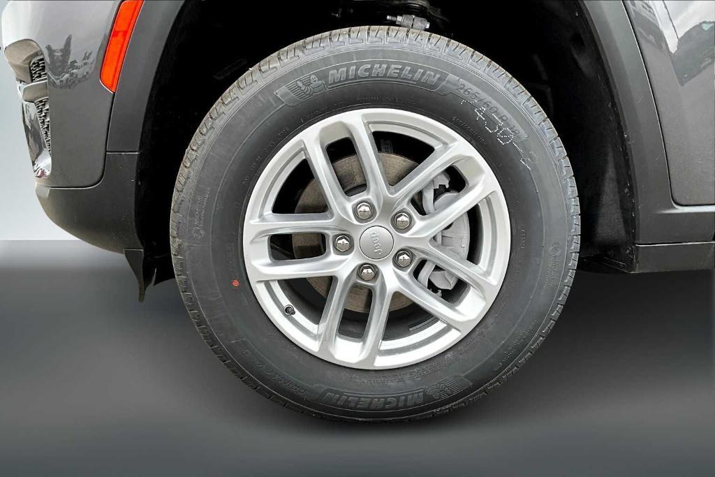 new 2025 Jeep Grand Cherokee car, priced at $35,022