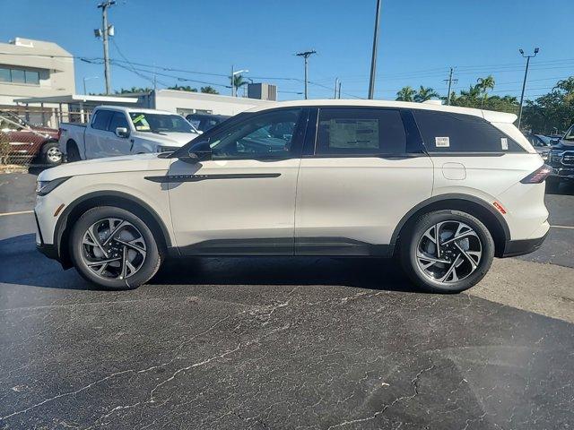 new 2025 Lincoln Nautilus car, priced at $57,319