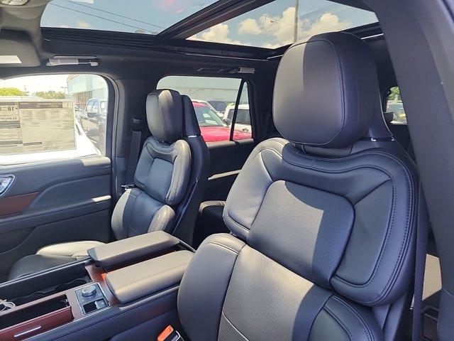 new 2024 Lincoln Navigator car, priced at $99,400