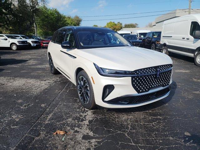 new 2025 Lincoln Nautilus car, priced at $60,377