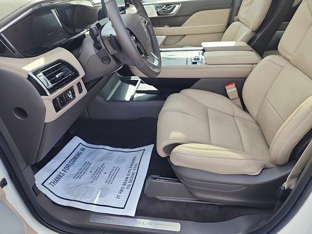 new 2024 Lincoln Navigator car, priced at $105,424