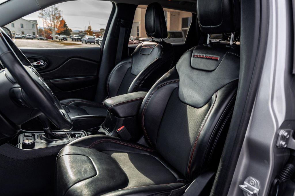 used 2019 Jeep Cherokee car, priced at $18,399