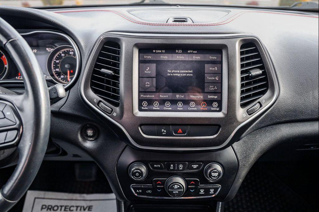 used 2019 Jeep Cherokee car, priced at $18,399