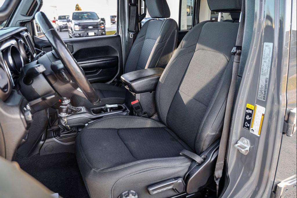 used 2020 Jeep Wrangler Unlimited car, priced at $27,999