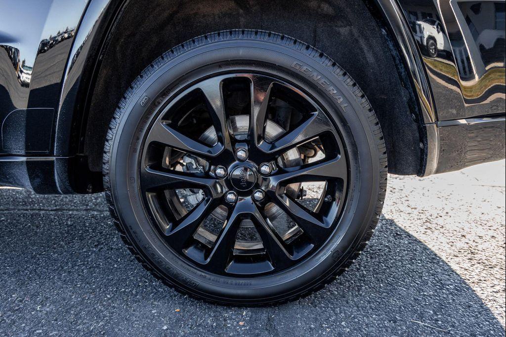 used 2018 Jeep Grand Cherokee car, priced at $19,399