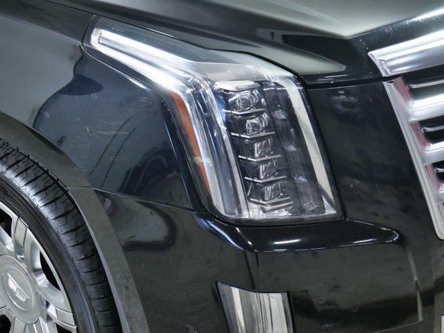 used 2020 Cadillac Escalade ESV car, priced at $26,998