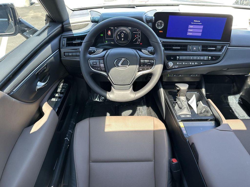 new 2025 Lexus ES 300h car, priced at $53,314