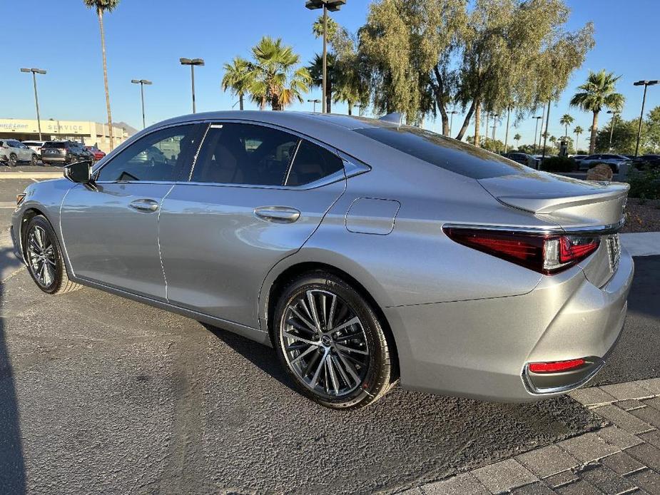 new 2024 Lexus ES 300h car, priced at $52,830