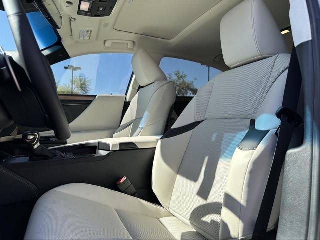new 2025 Lexus ES 300h car, priced at $53,804