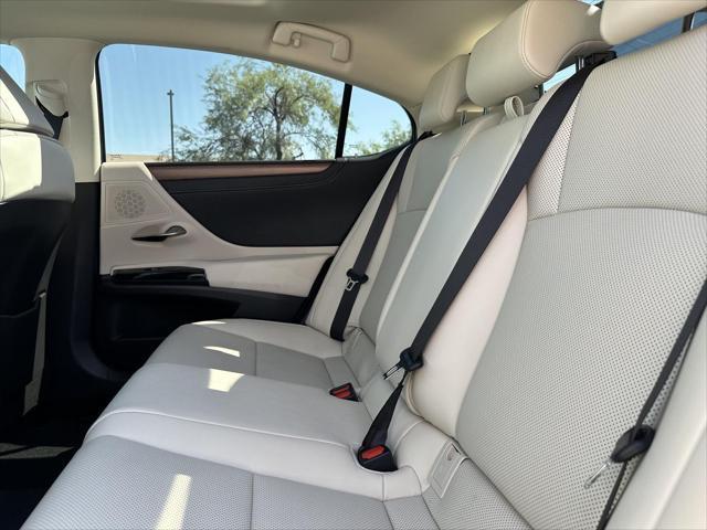 new 2025 Lexus ES 350 car, priced at $51,564