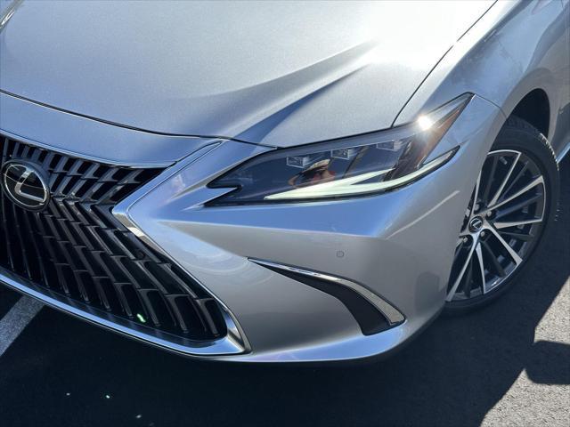 new 2025 Lexus ES 350 car, priced at $51,564