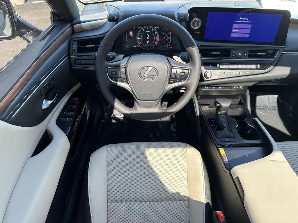 new 2025 Lexus ES 350 car, priced at $51,564