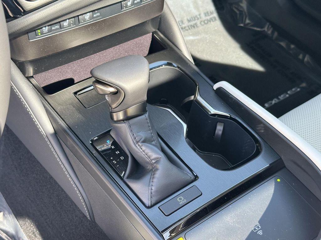 new 2025 Lexus ES 350 car, priced at $51,564