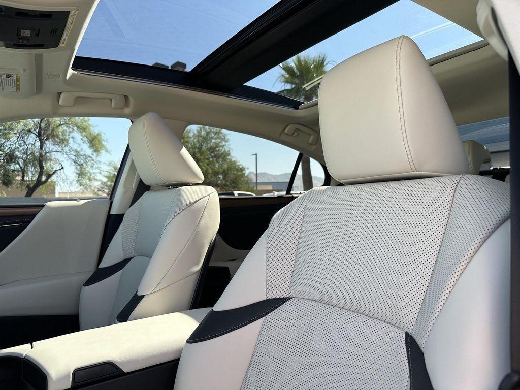 new 2025 Lexus ES 350 car, priced at $51,564