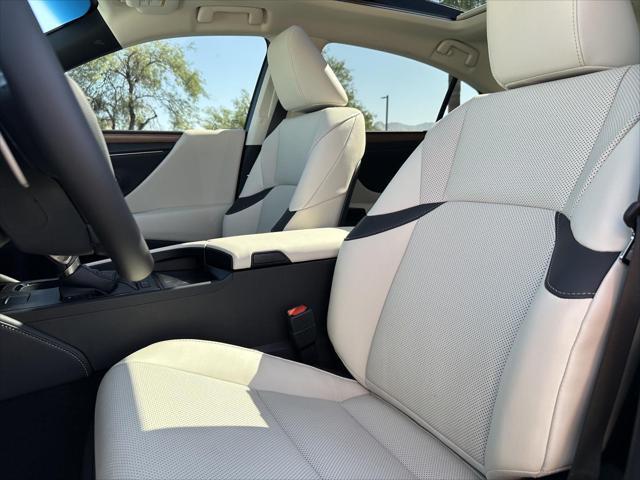 new 2025 Lexus ES 350 car, priced at $51,564