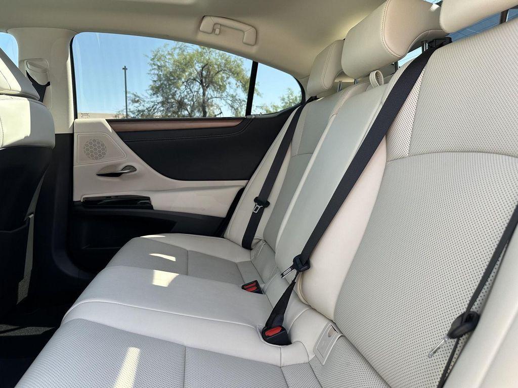 new 2025 Lexus ES 350 car, priced at $51,564