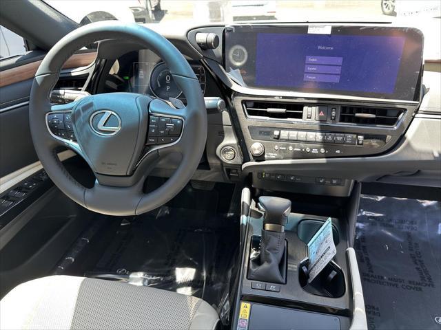 new 2025 Lexus ES 300h car, priced at $50,784