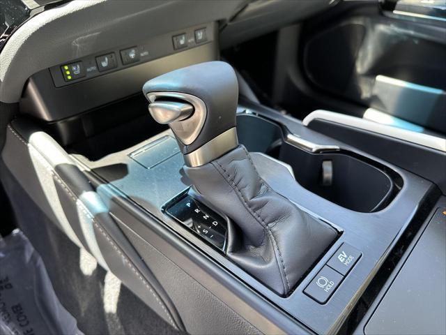 new 2025 Lexus ES 300h car, priced at $50,784