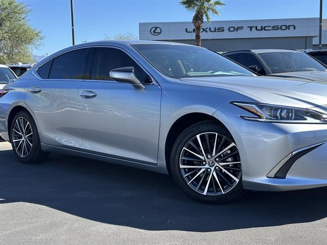 used 2025 Lexus ES 300h car, priced at $45,990