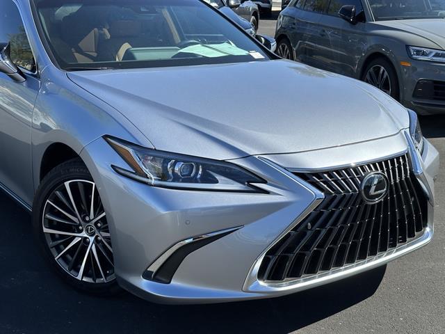 used 2025 Lexus ES 300h car, priced at $45,990
