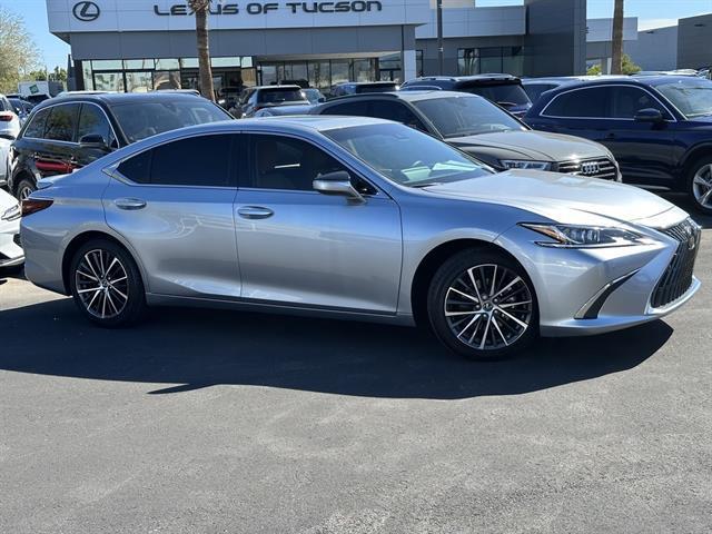 used 2025 Lexus ES 300h car, priced at $45,990