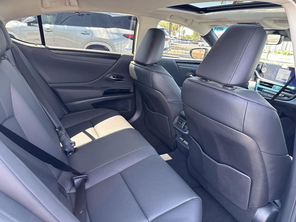 new 2025 Lexus ES 300h car, priced at $52,869