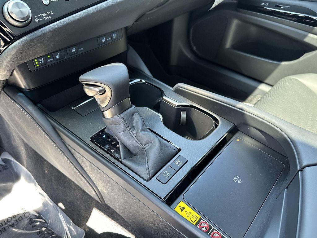 new 2025 Lexus ES 300h car, priced at $52,869