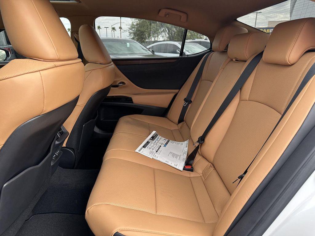 new 2025 Lexus ES 300h car, priced at $51,259