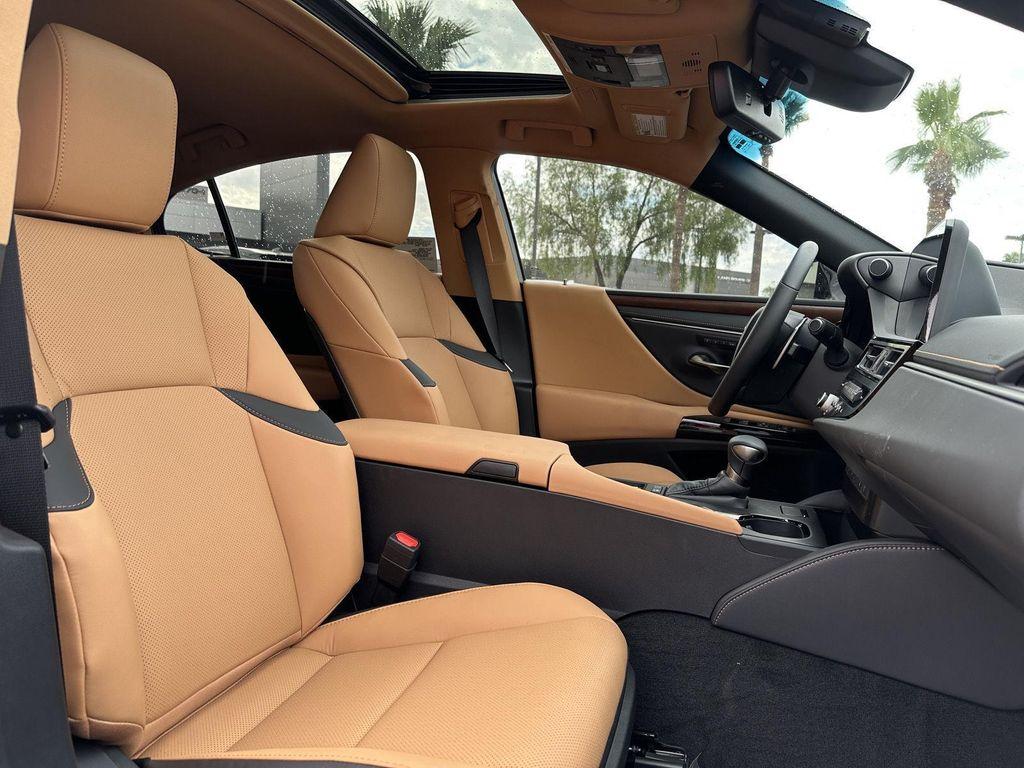 new 2025 Lexus ES 300h car, priced at $51,259