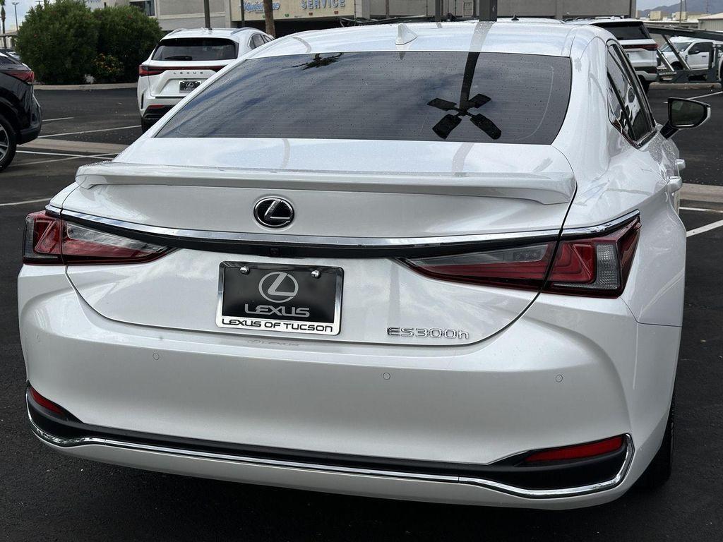 new 2025 Lexus ES 300h car, priced at $51,259