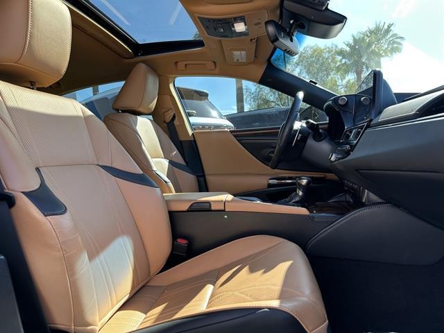 used 2022 Lexus ES 300h car, priced at $35,990