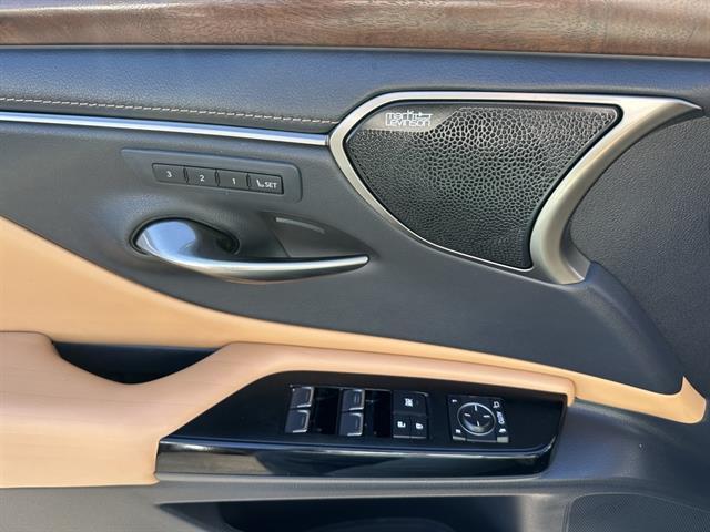 used 2022 Lexus ES 300h car, priced at $35,990