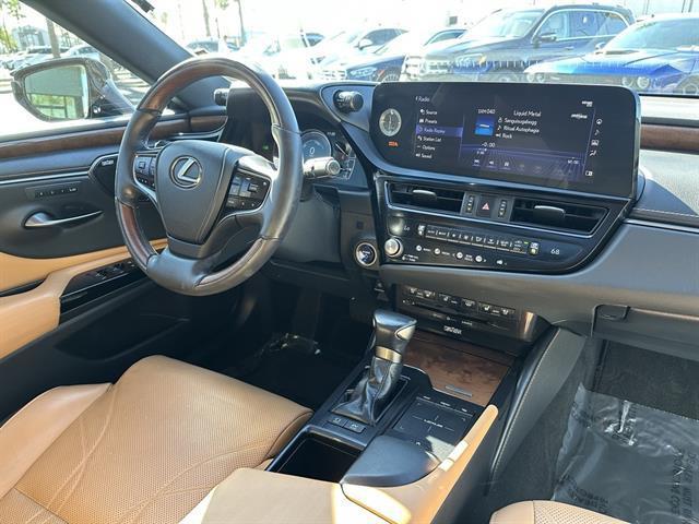 used 2022 Lexus ES 300h car, priced at $35,990