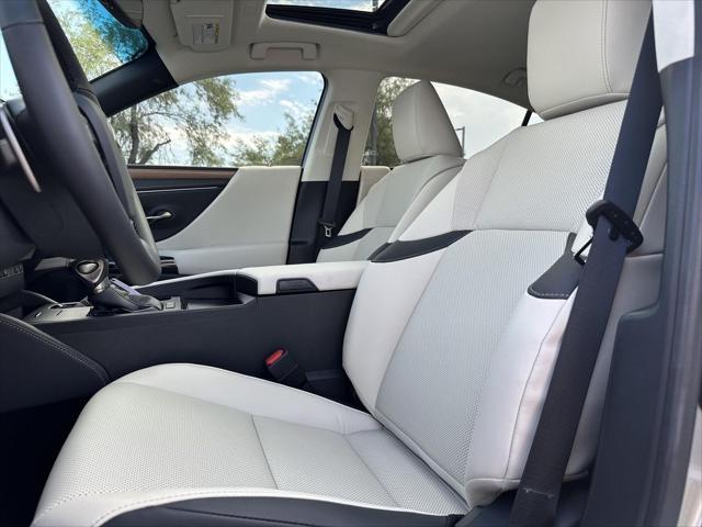 new 2025 Lexus ES 300h car, priced at $50,599
