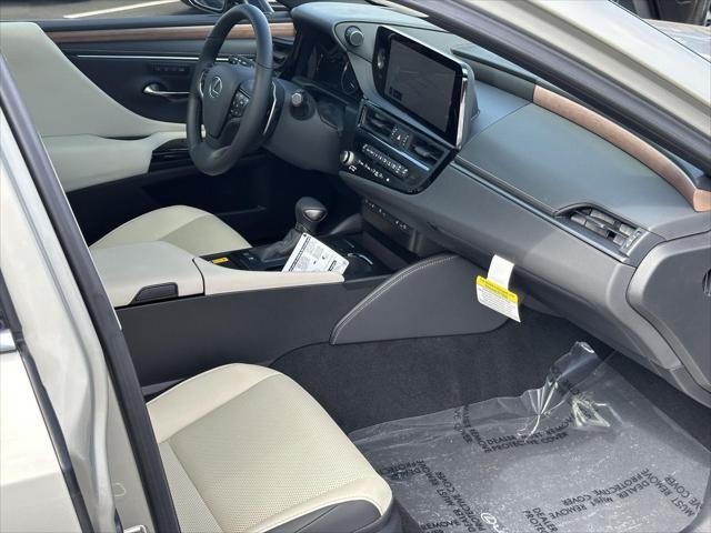 new 2025 Lexus ES 300h car, priced at $50,599